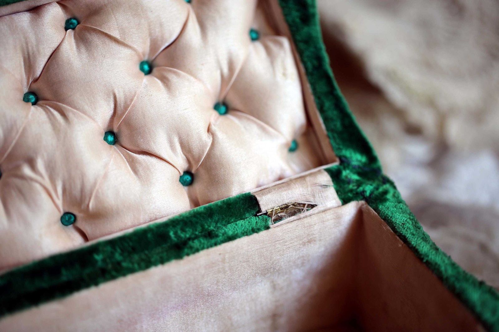 Home Decor Antique French Green Velvet Jewellery Box Rococo Trinket Casket photo
