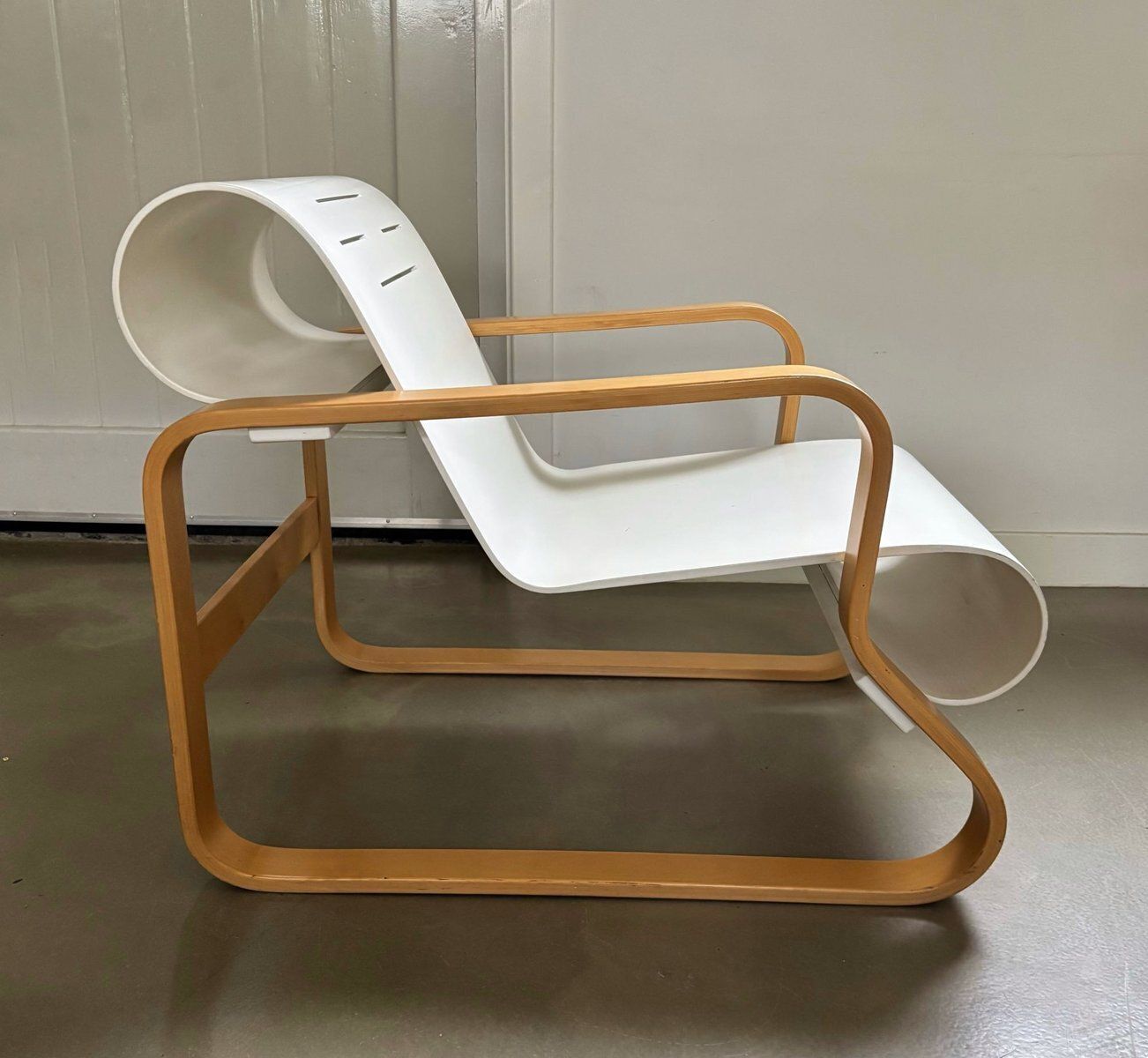 Paimio No. 41 Lounge Chair By Alvar Aalto For Artek, 1980s photo for sale