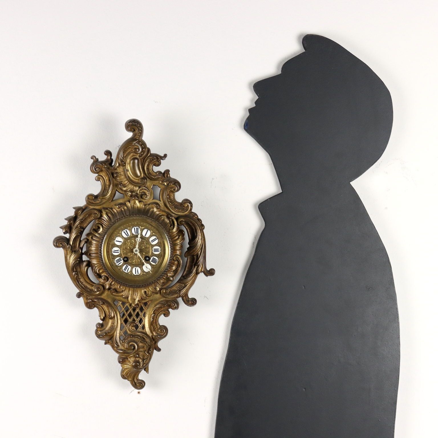 Horloge murale de style rococo en bronze doré, Italie, XIXe siècle photo furniture