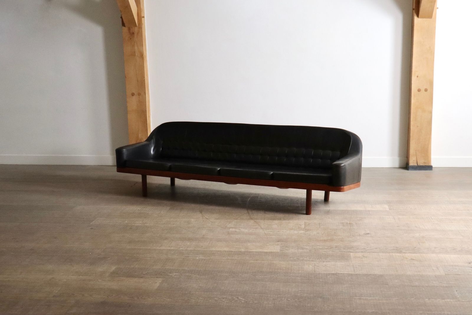 Arne Halvorsen Bank Model '2010' In Zwart Leer, Noorwegen, Ca. Jaren 1960 photo buy