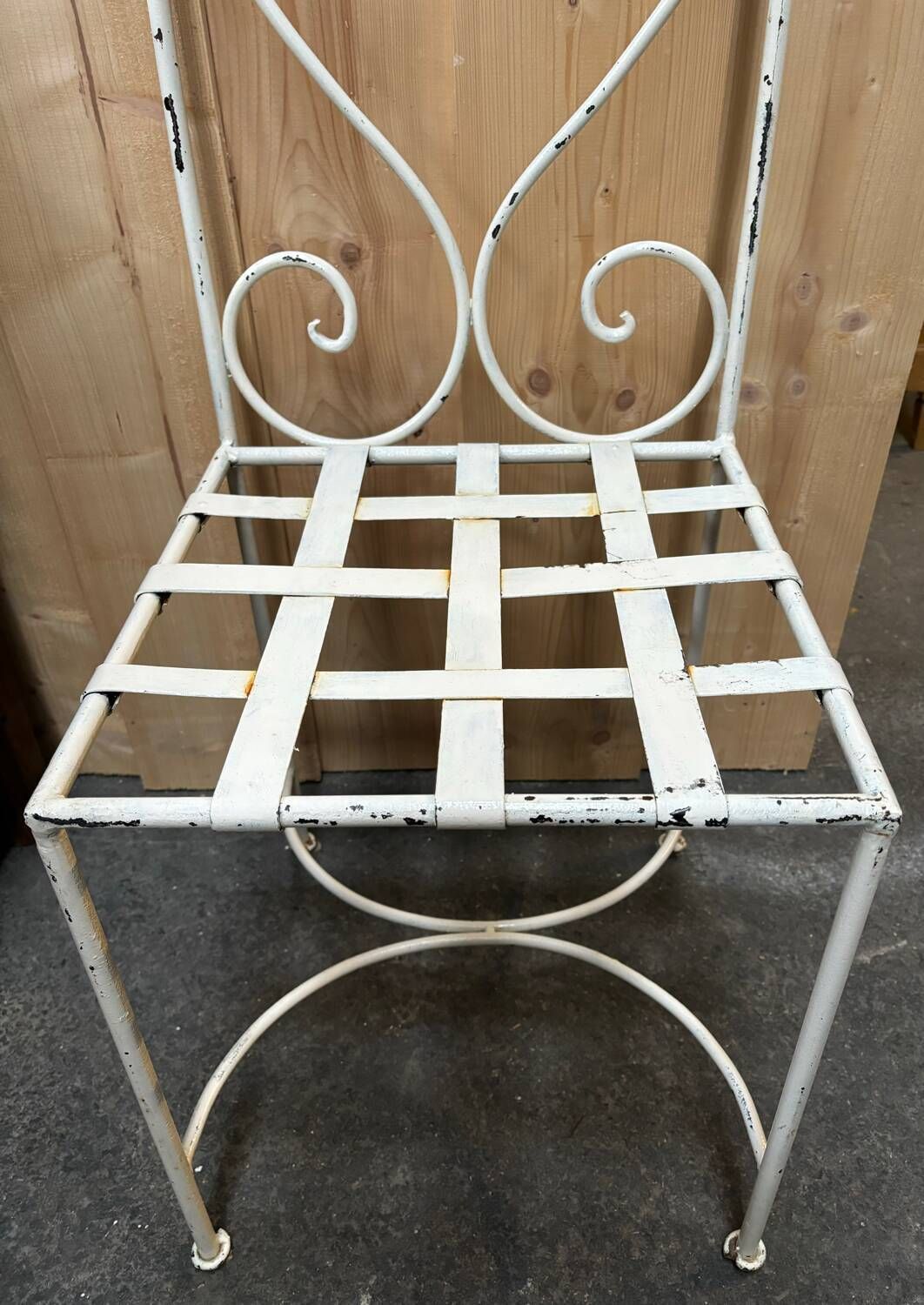 606.0 Iron And Glass Garden Furniture photo