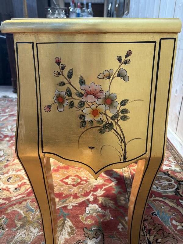 photo furniture Chest Of Drawers In Gilded Wood