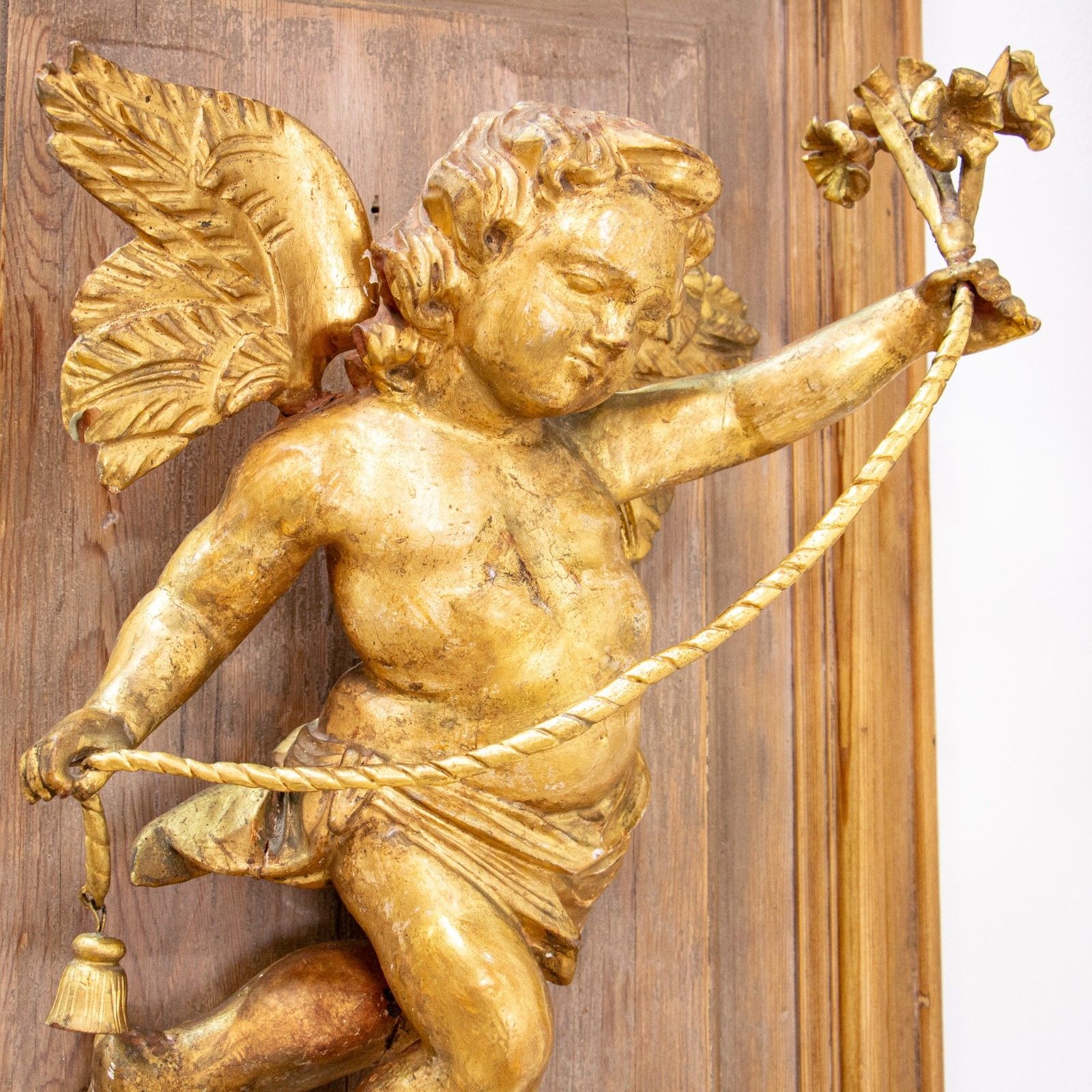 Finely Carved Pair Of 18th Century Giltwood Italian Cherubs photo for sale