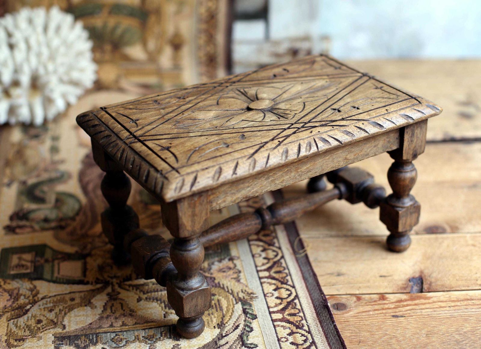 French Antique Foot Stool Hand Carved Wooden Footstool Small Display Stand photo 158.0