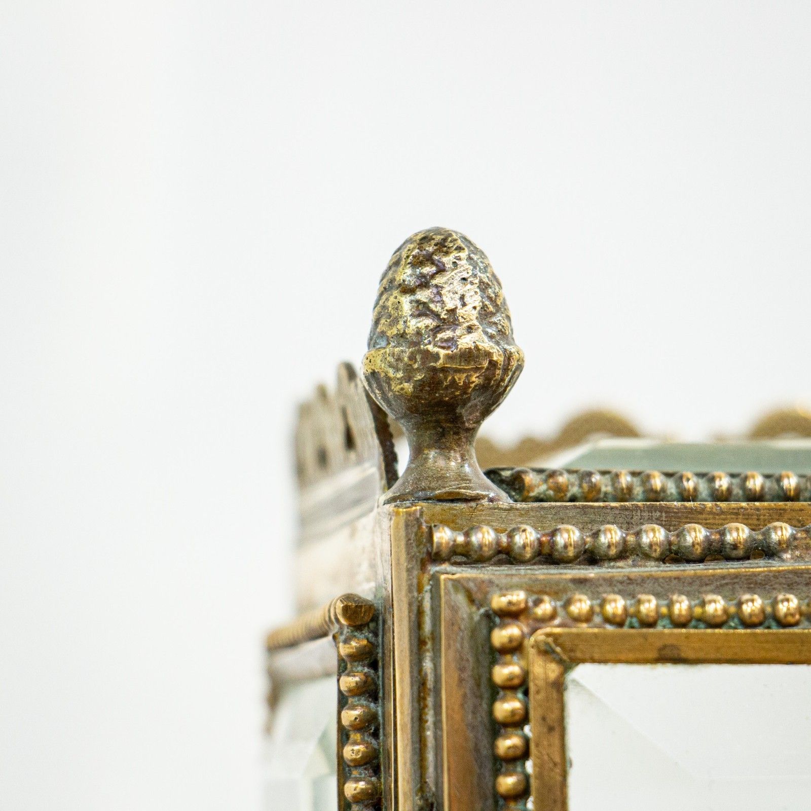 photo furniture Fine Quality French 19th Century Glass Showcase Casket