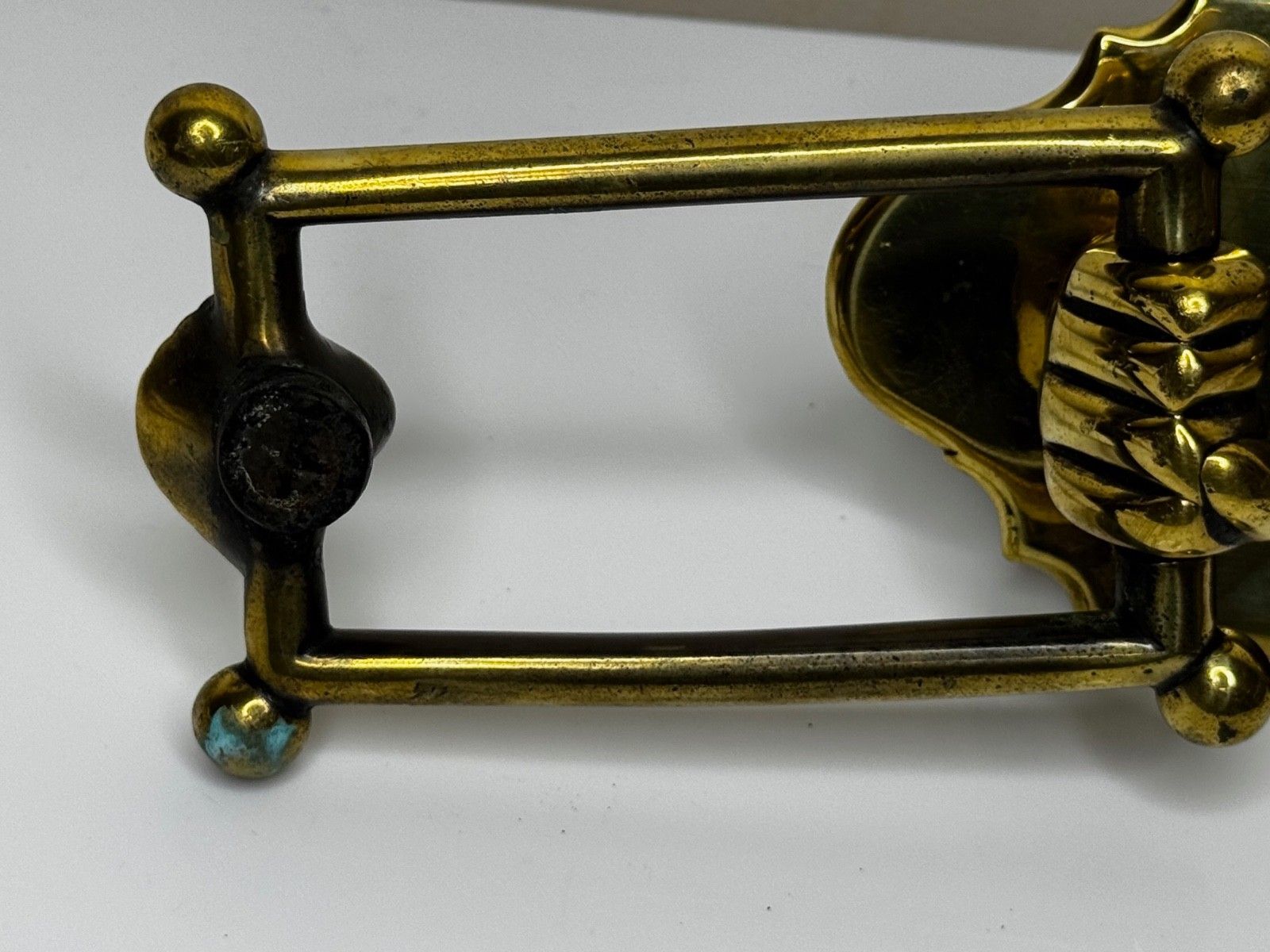 photo vintage Victorian Brass Doctor’s Door Knocker Hand Holding Bar & Scallop Shell
