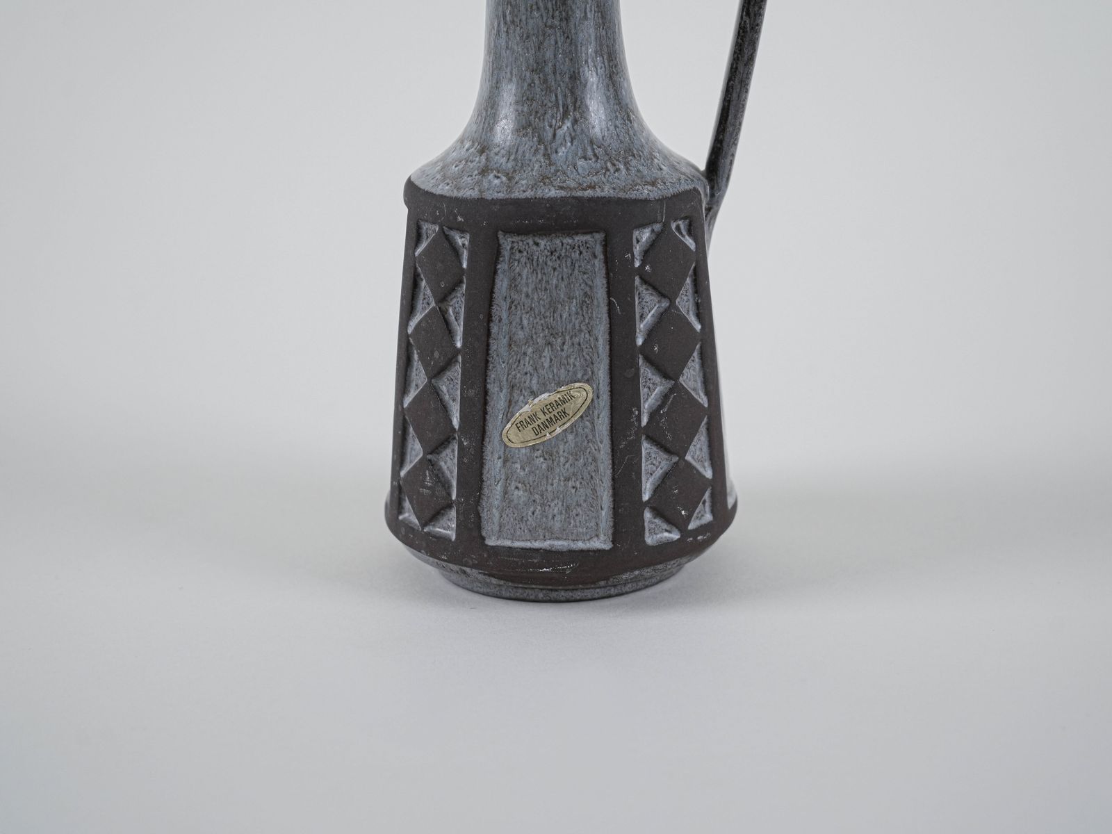 Vase en céramique grise, design danois, années 1970, fabriqué par Frank Keramik photo vinterior