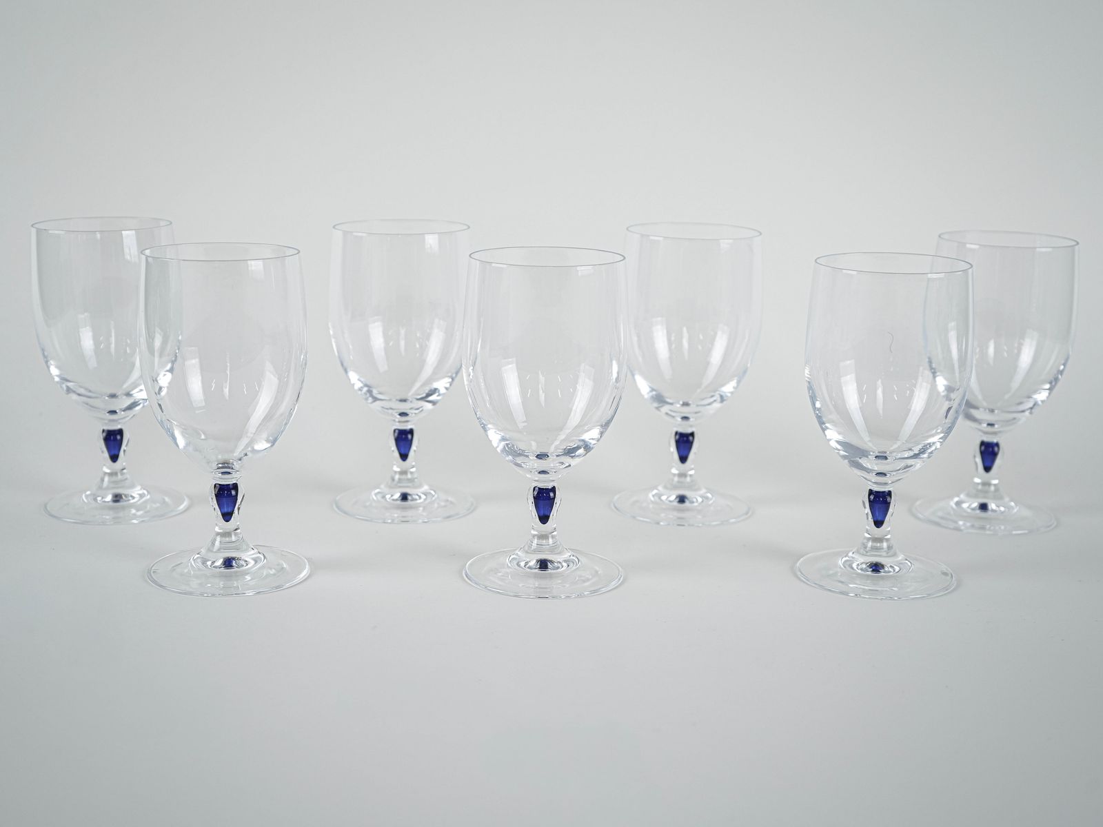 The Set Of Venise Saphir Glasses, French Design, 1970s, Manufactured By Cristal D'arques photo vinterior
