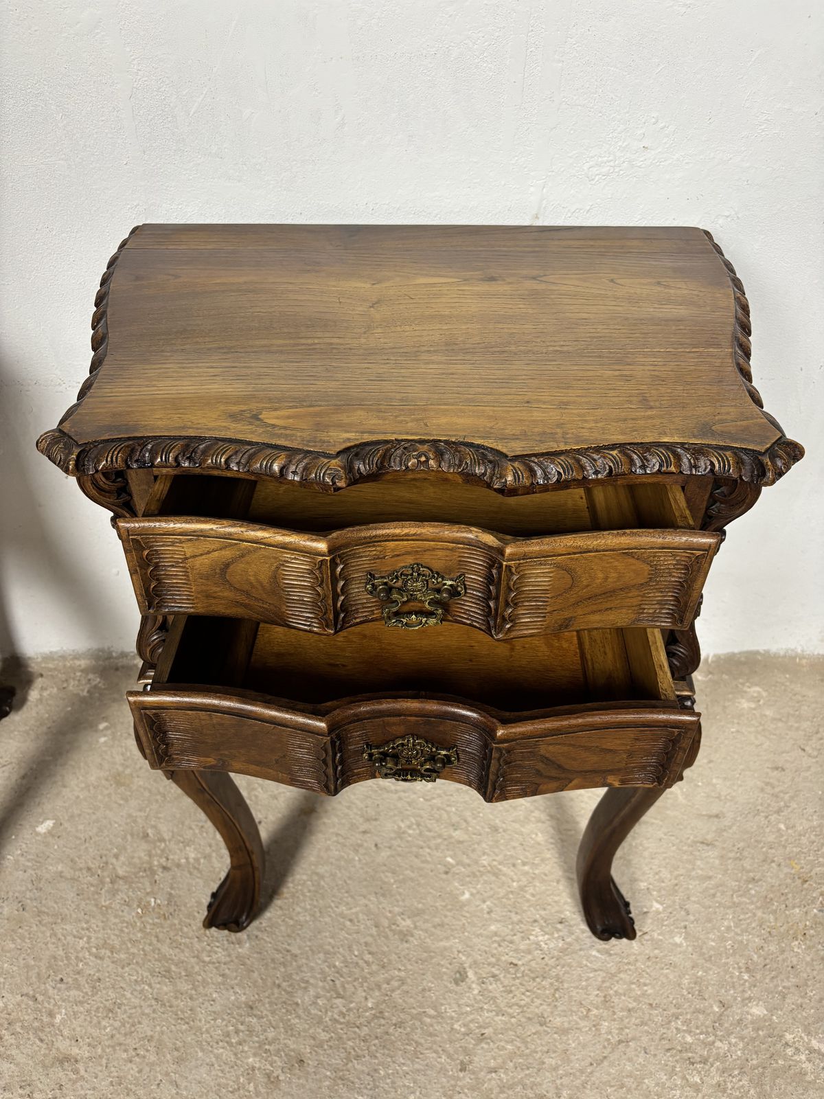 photo furniture Pair Of Spanish Carved Louis XV Style Bedside Tables In Oak, Early 20th Century