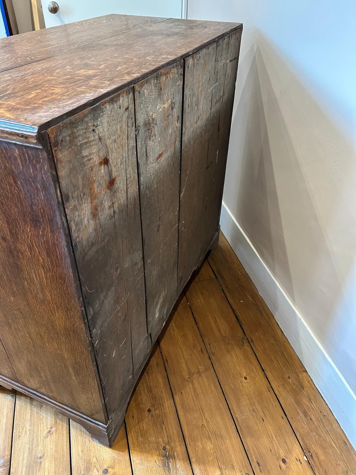 photo vintage Antique Mahogany Chest Of Drawers