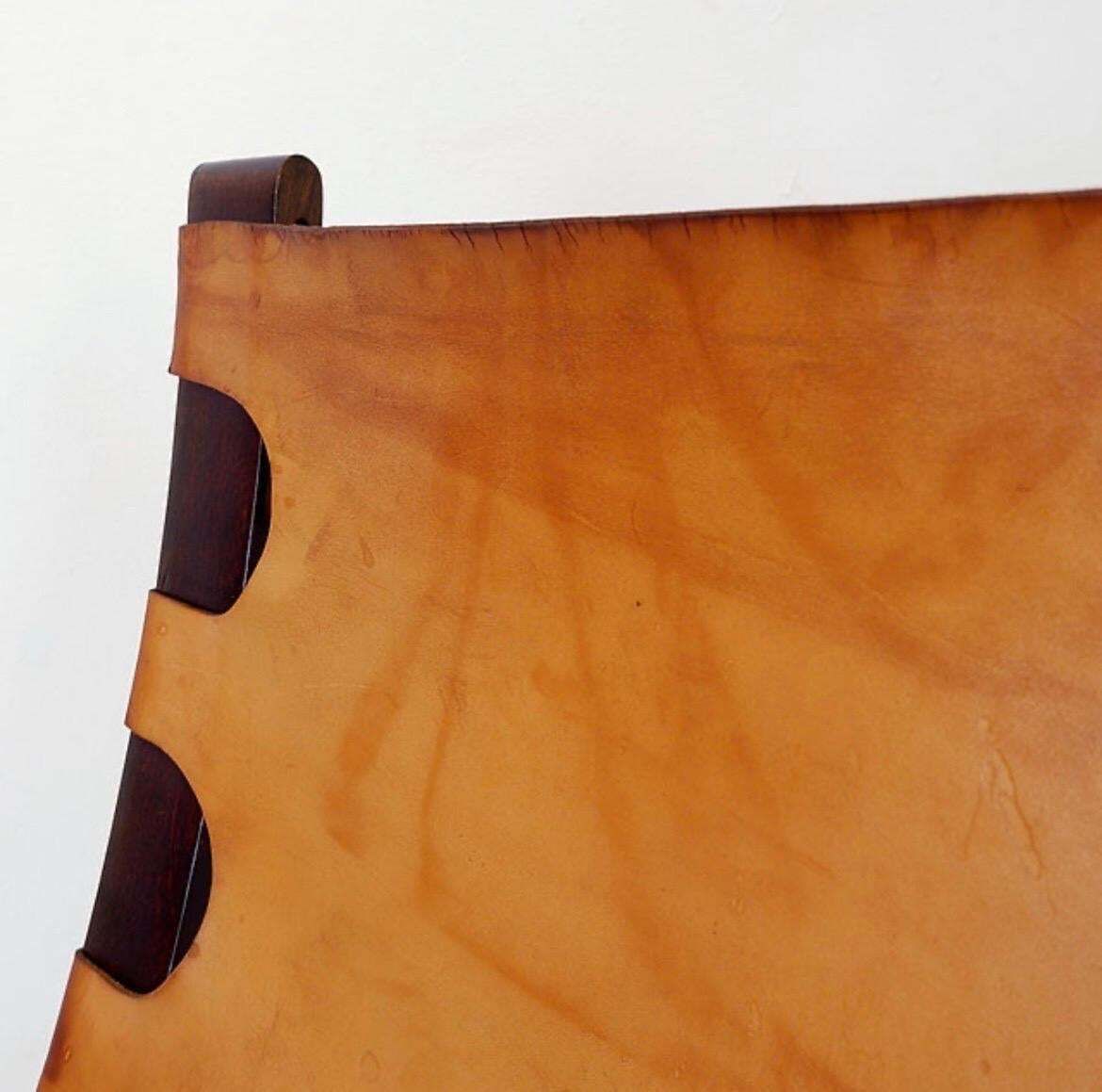 photo vintage Mid Century Leather And Wood Folding Armchair, 1950s