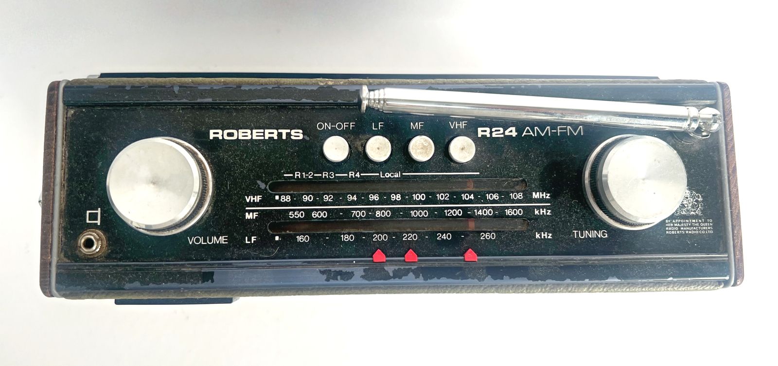 1980's Roberts R24 Am/Pm Portable Transistor Mains/Battery Radio  Green photo vinterior