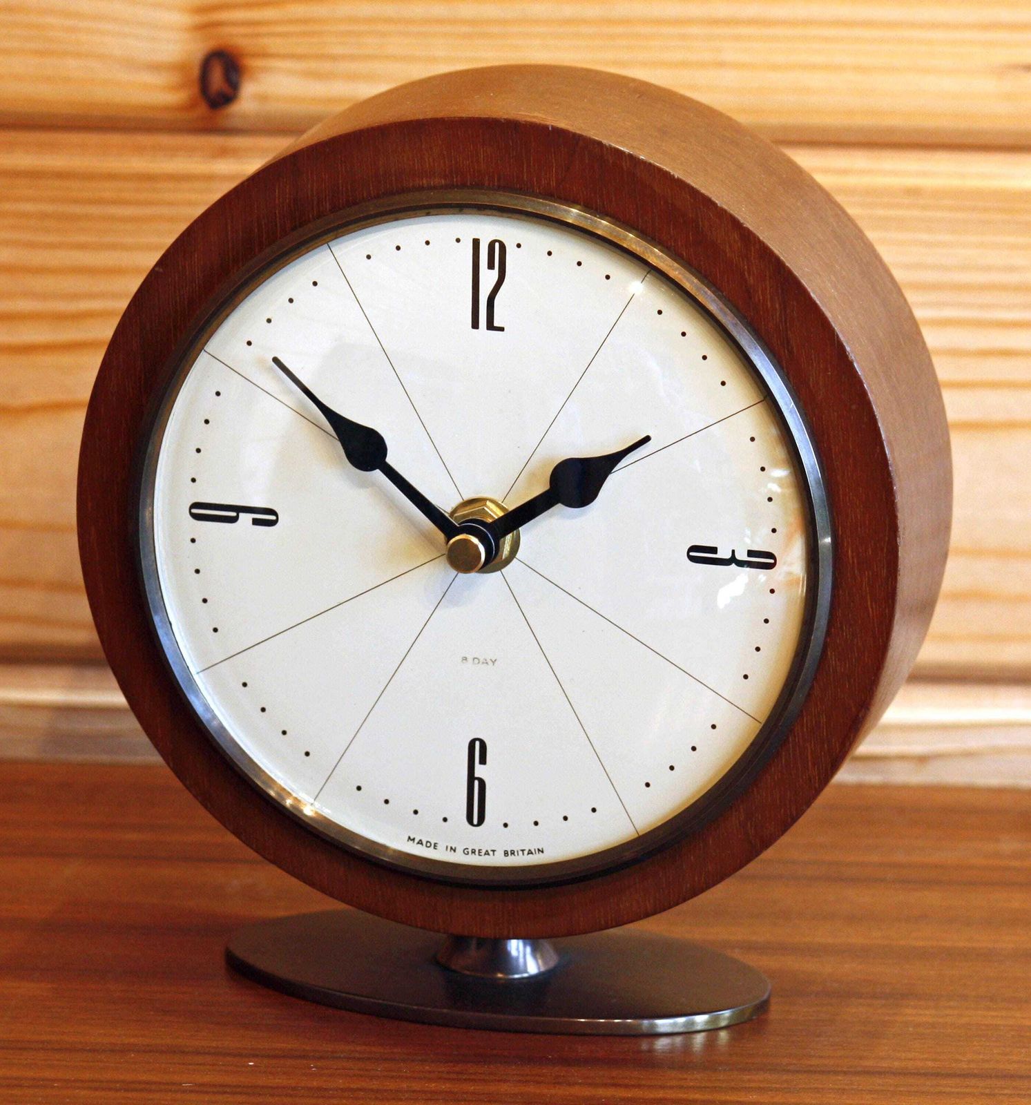Vintage Wooden Mantel Clock   16cm Retro Mid Century Style Bauhaus Desk Clock Off The Wall Clocks