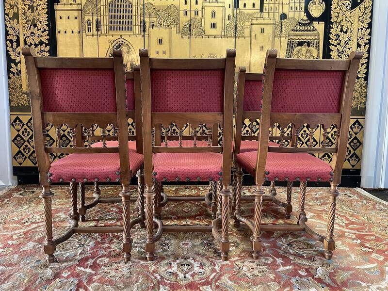 Set Of 6 Renaissance Style Carved Walnut Chairs   Haute époque photo for sale