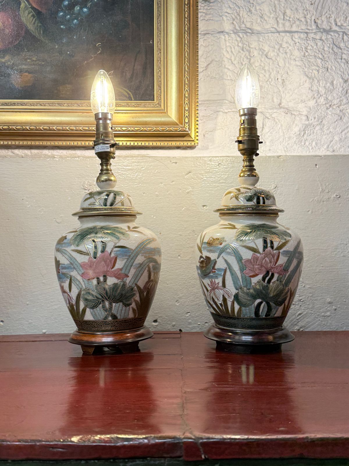 photo furniture Pair Or Oriental Porcelain Ginger Jar Vase Lamps Table Lamps