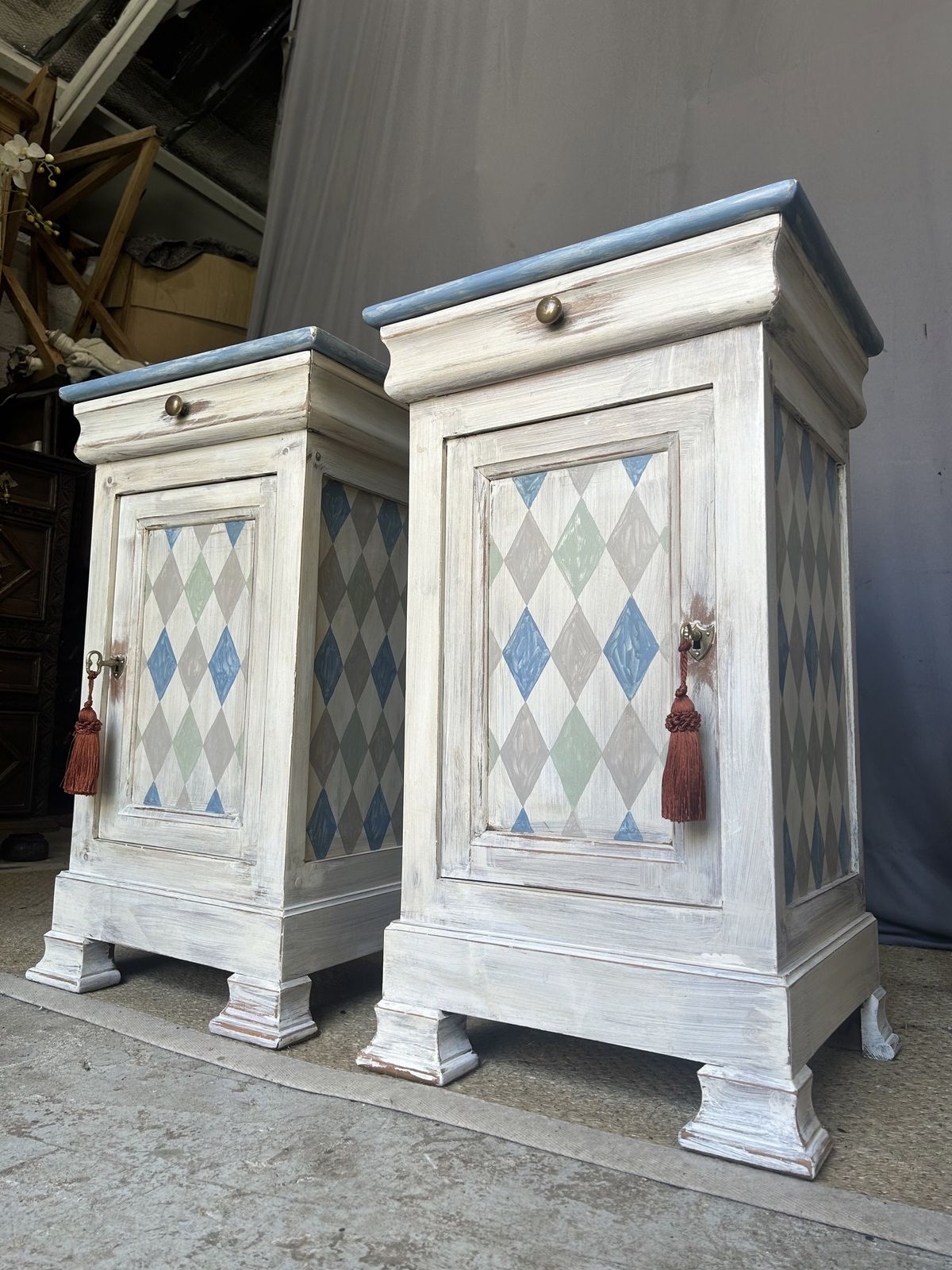 550.0 Pair Of French Bedside Tables Painted In An Antiqued Diamond photo