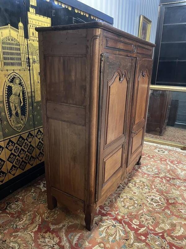 Louis XV Period Bassette Wardrobe photo 1491.0