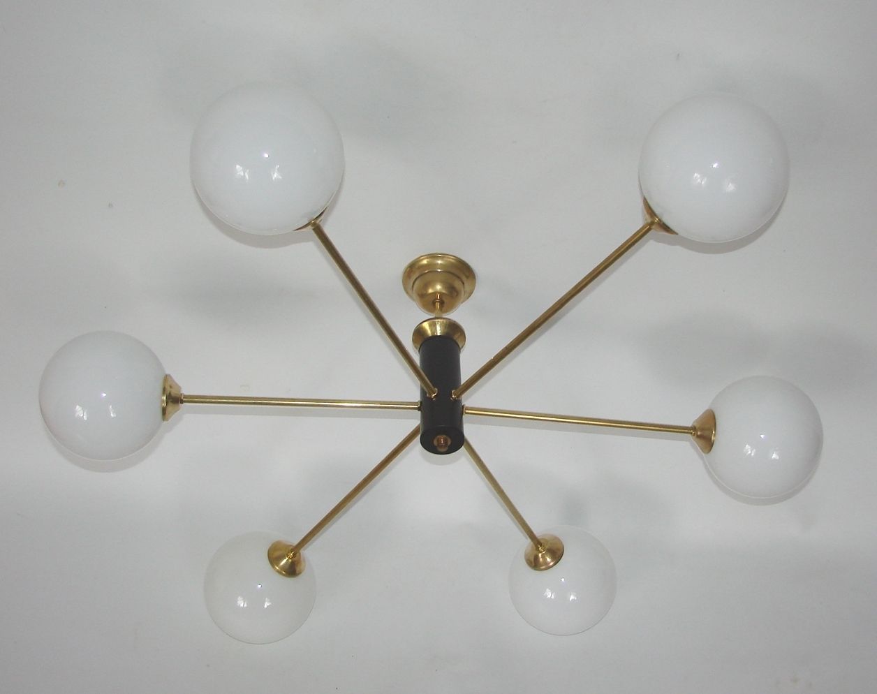 Stilnovo 1960s stijl hanglamp | Messing, glas en metaal photo for sale