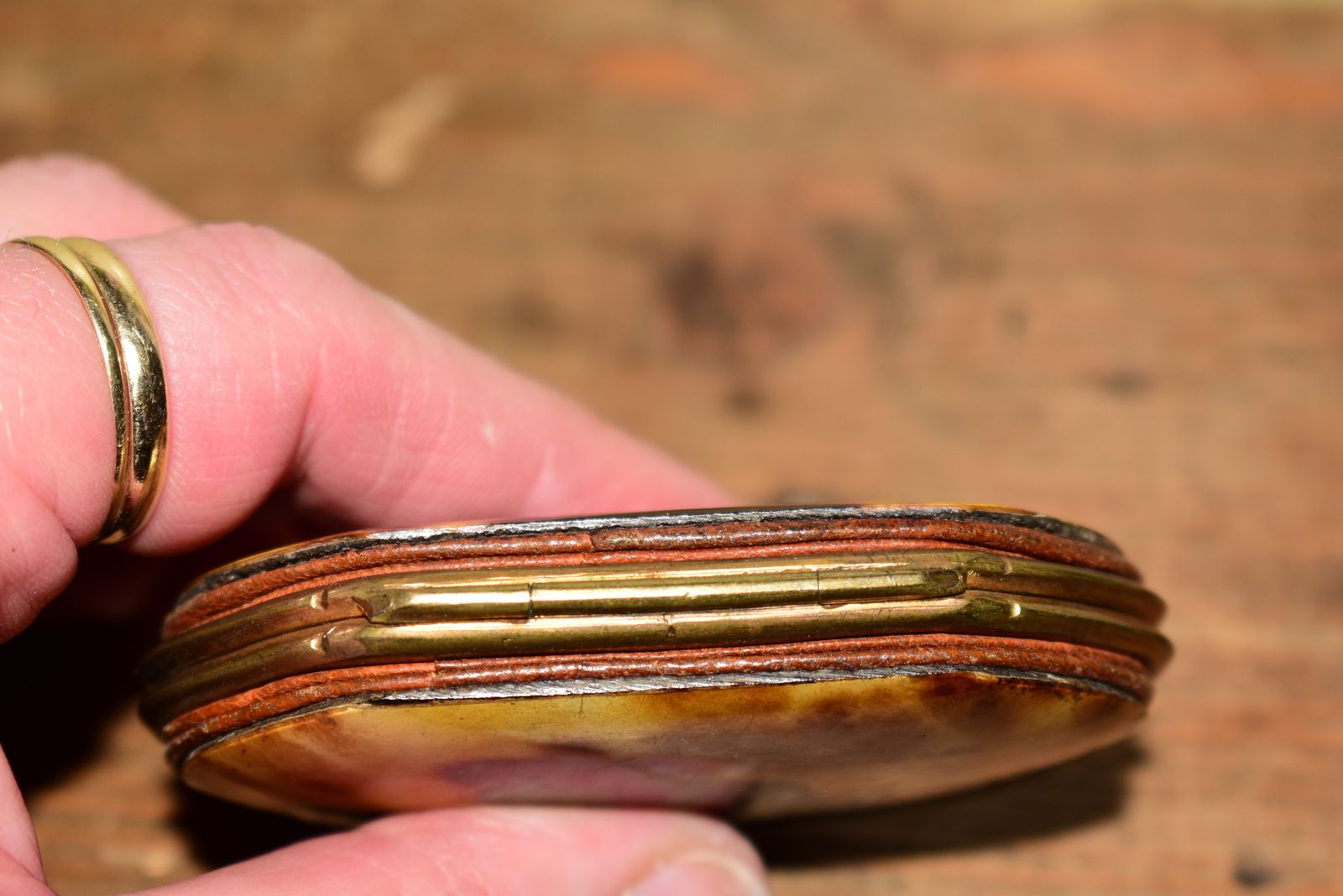 Victorian Dyed Horn Coin Purse With Piqué Inlay, Rare Lift Clasp & Pink Moiré Silk photo 198.0