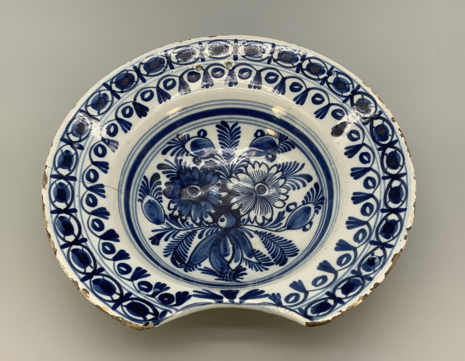 photo furniture 18th Century Dutch Delft Barber's Bowl Bleeding Dish Blue And White Tin Glaze