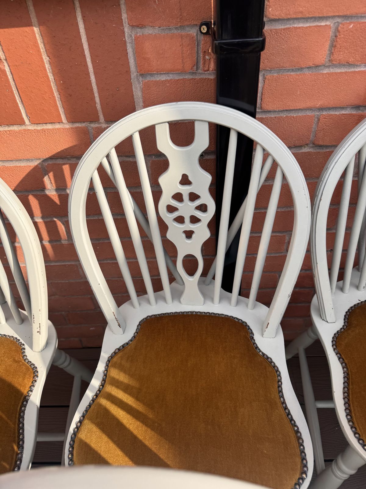 Set Of 10 Farmhouse / Wheelback Style Dining Chairs photo 600.0