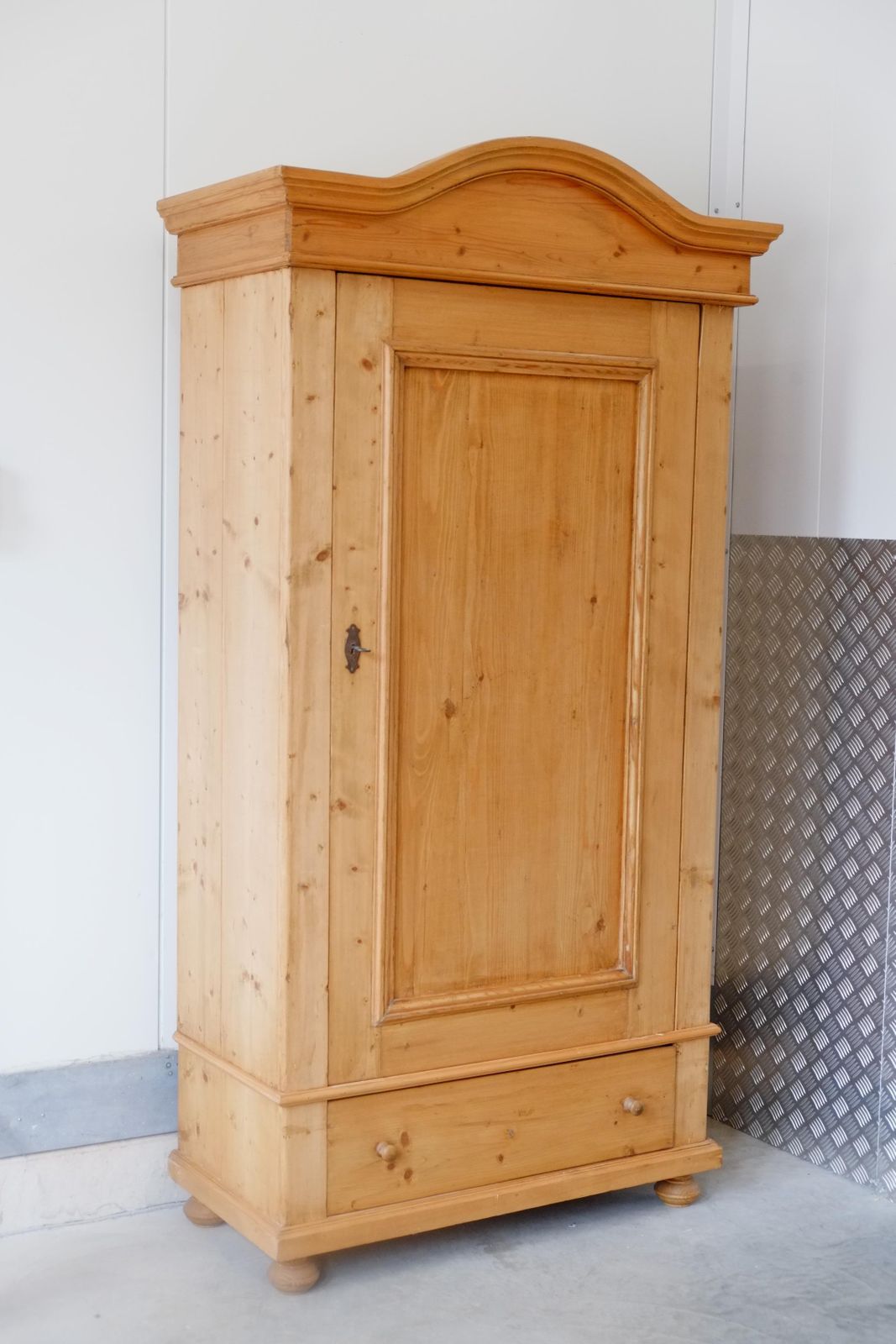 Early 20th Century French Pine Wardrobe photo furniture