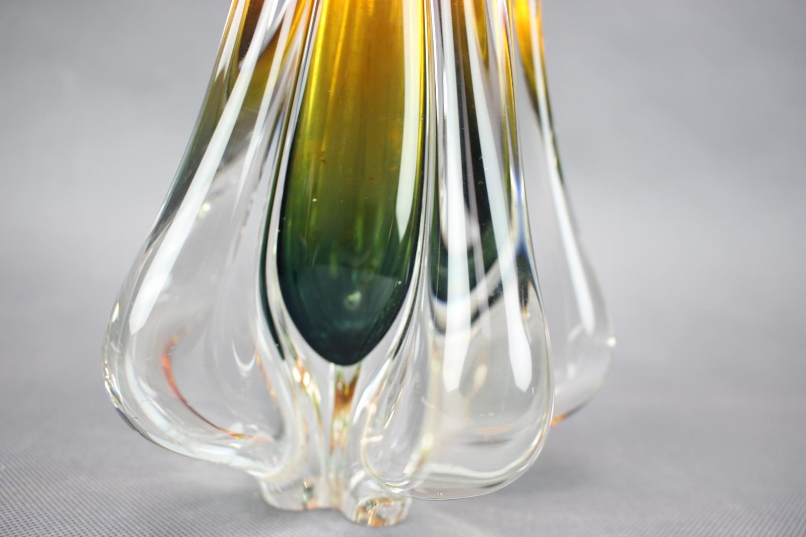 Mid-Century amber en groene kunstglazen vaas van Josef Hospodka, jaren 1960 photo buy