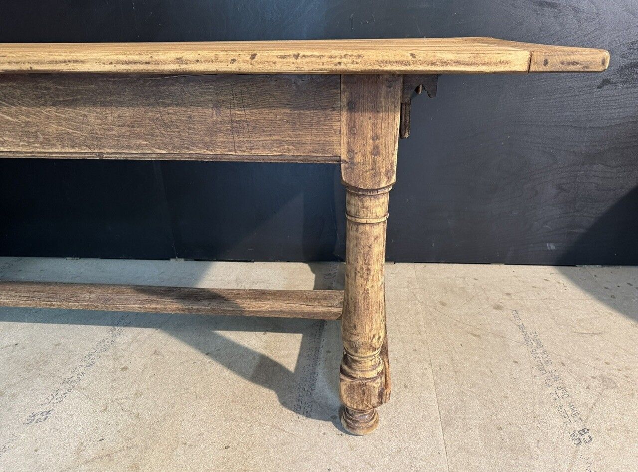 photo vinterior 19th Century French Oak Farmhouse Dining Table