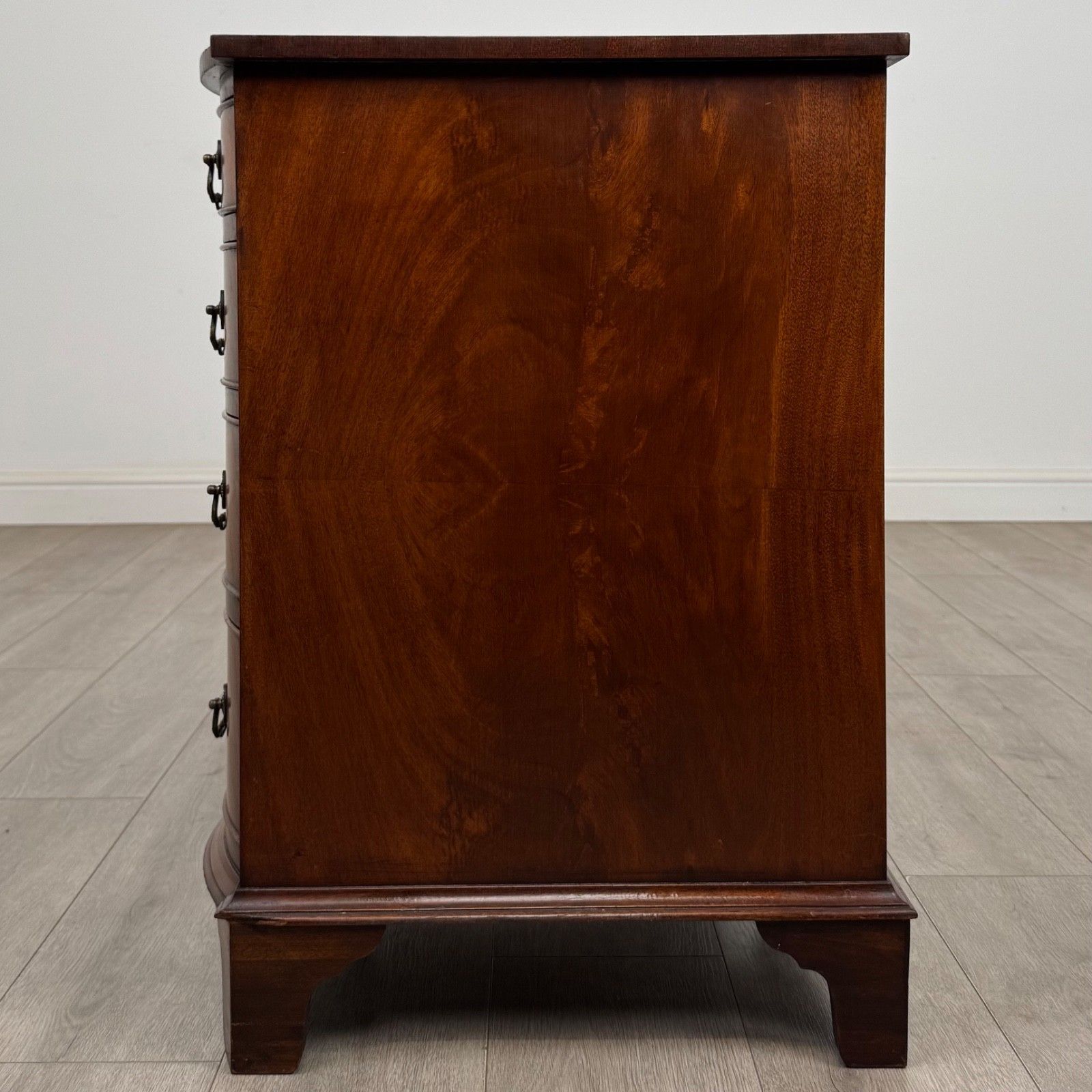 Antique 20th Century Serpentine Kneehole Desk In Mahogany ( Af 5798 ) photo for sale