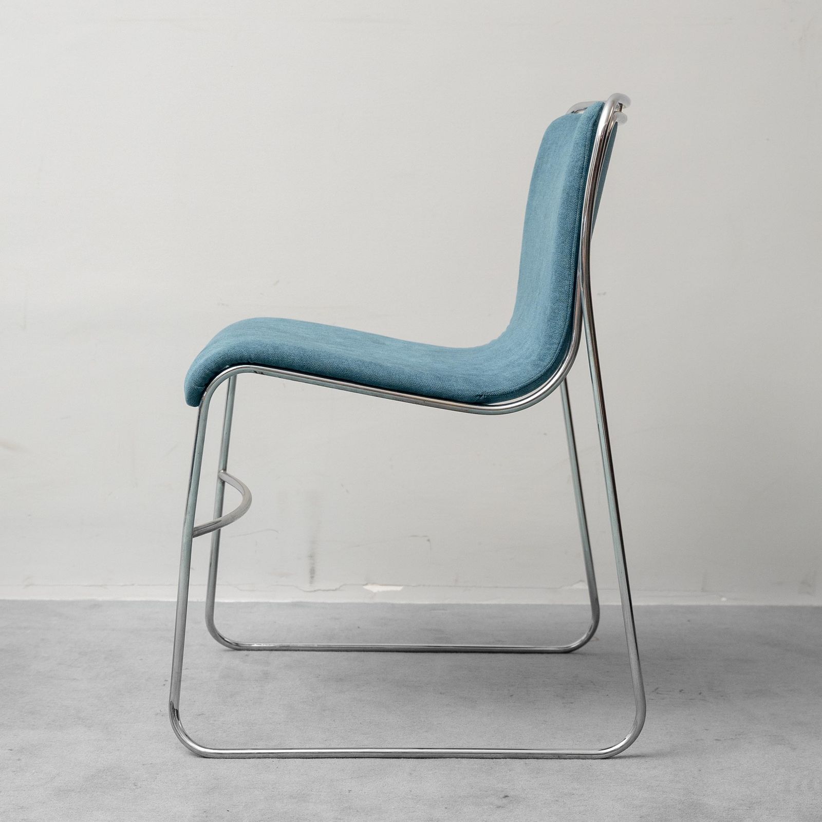 photo furniture Set Of 4 Vintage Metal And Blue Fabric Chairs, 1970s Modern