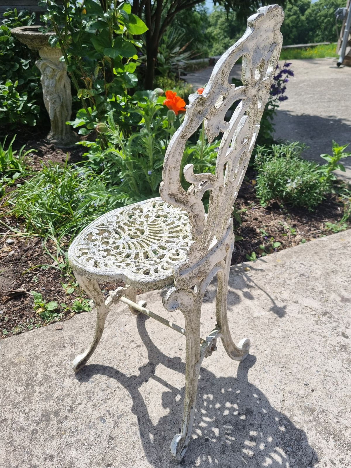 Four Elegant Victorian Cast Iron Garden Chairs C. 1880 photo vinterior