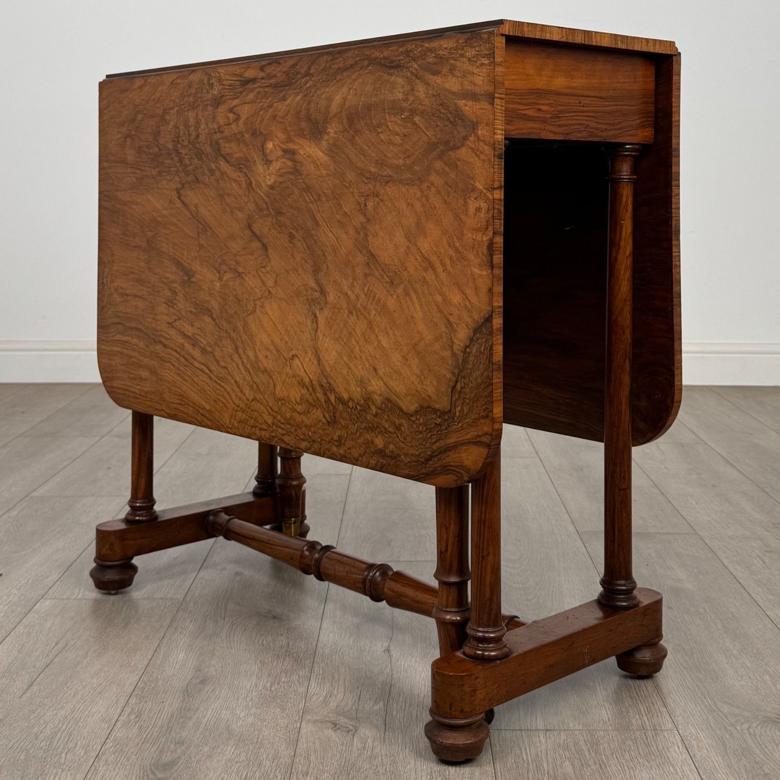 photo furniture Antique 19th Century Victorian Sutherland Table In Burr Walnut ( Af 5781 )