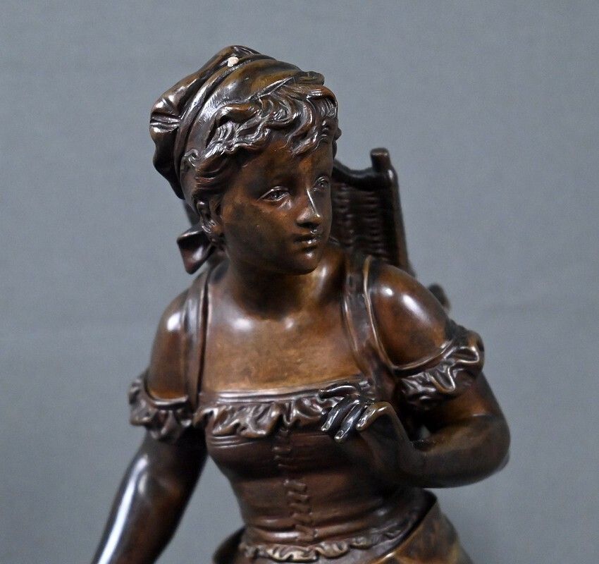 Bronze "Young Girl With A Basket" Signed E. Bouret – Late 19th Century photo vinterior