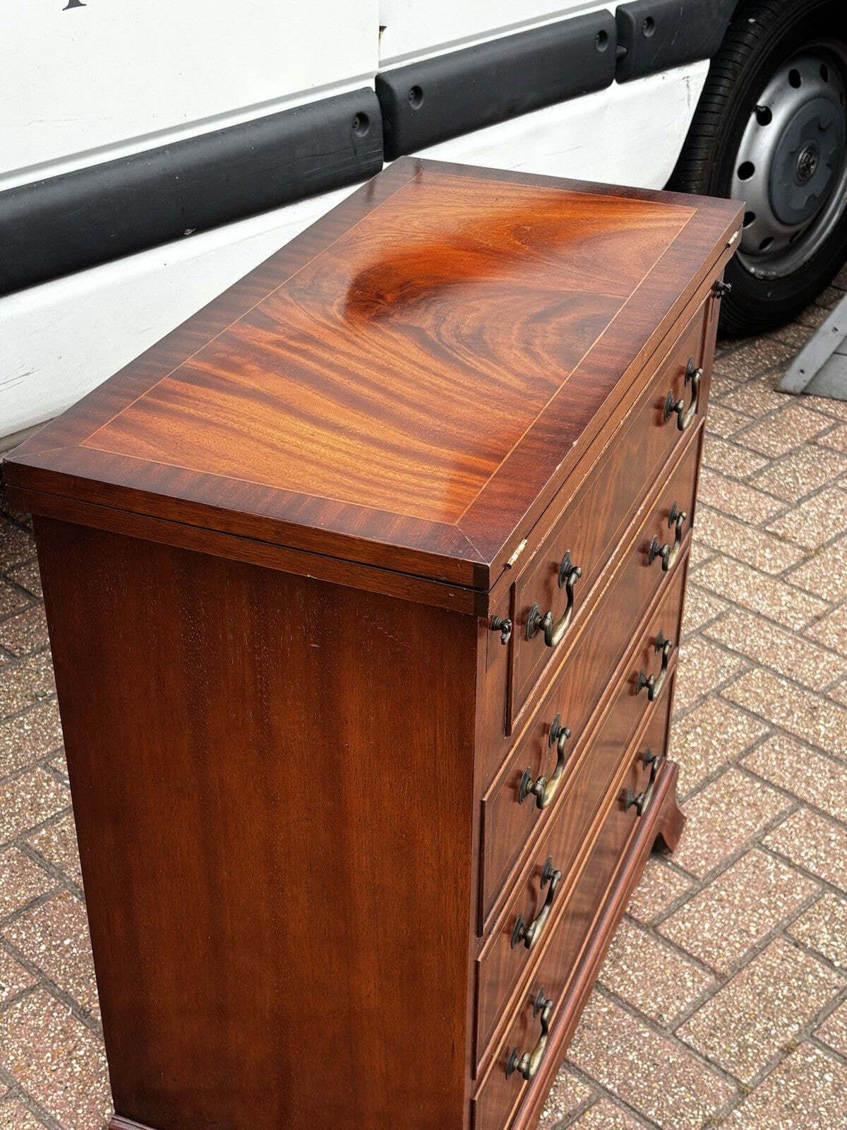 Georgian Style Mahogany Veneer Bachelorschest Of Drawers. Nice Small Proportions photo 745.0
