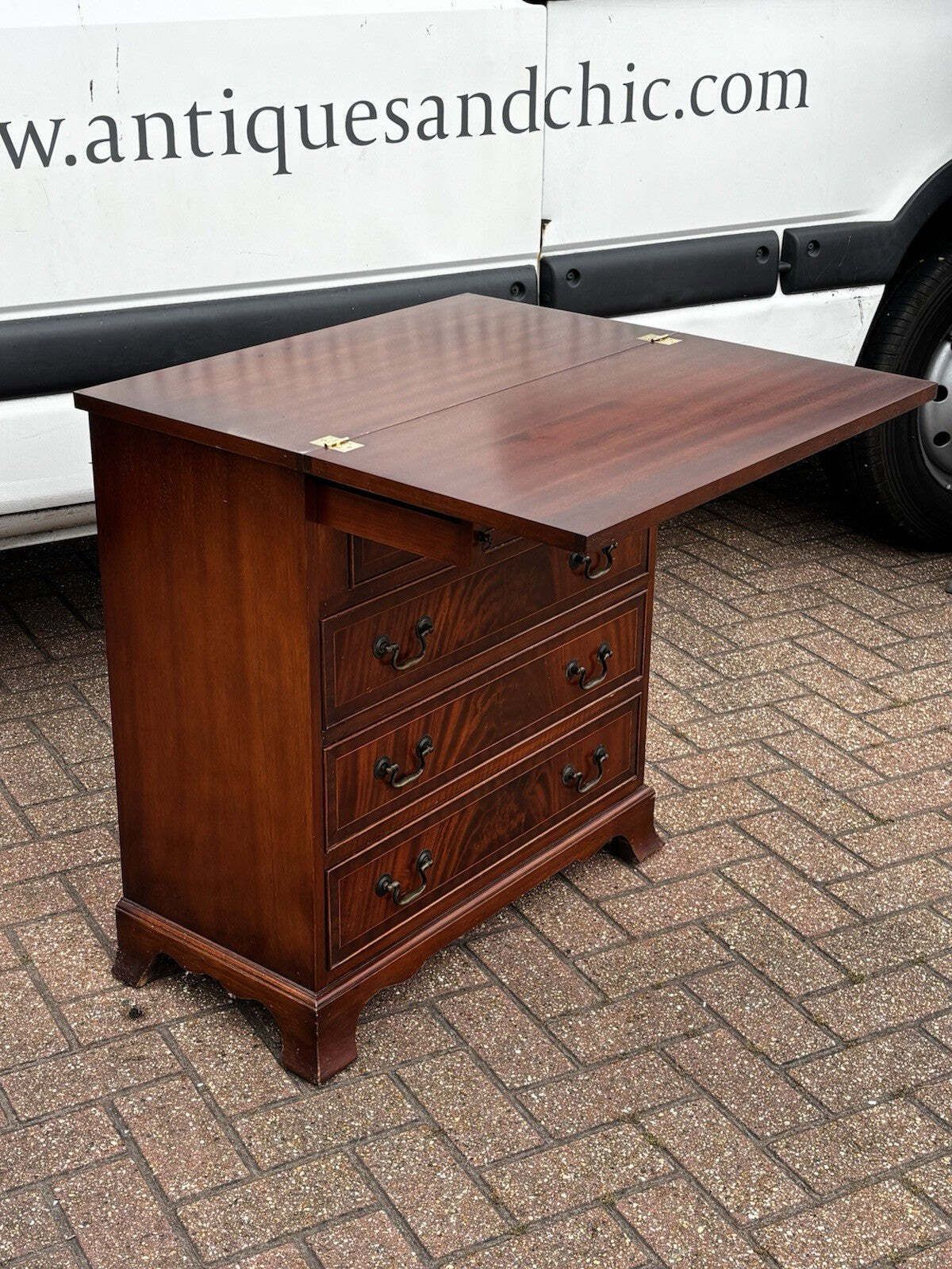 Georgian Style Mahogany Veneer Bachelorschest Of Drawers. Nice Small Proportions photo vinterior