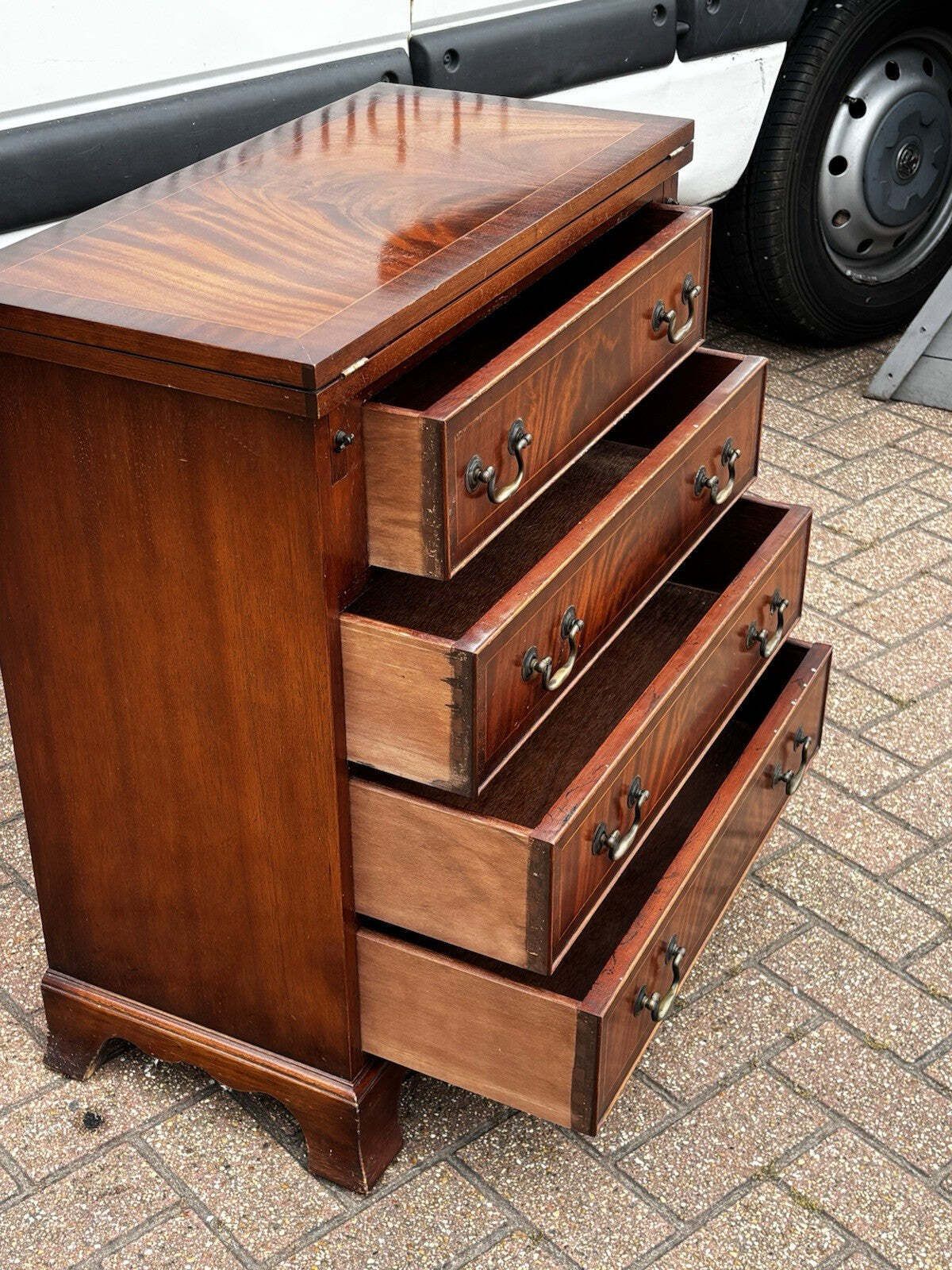 Georgian Style Mahogany Veneer Bachelorschest Of Drawers. Nice Small Proportions photo buy