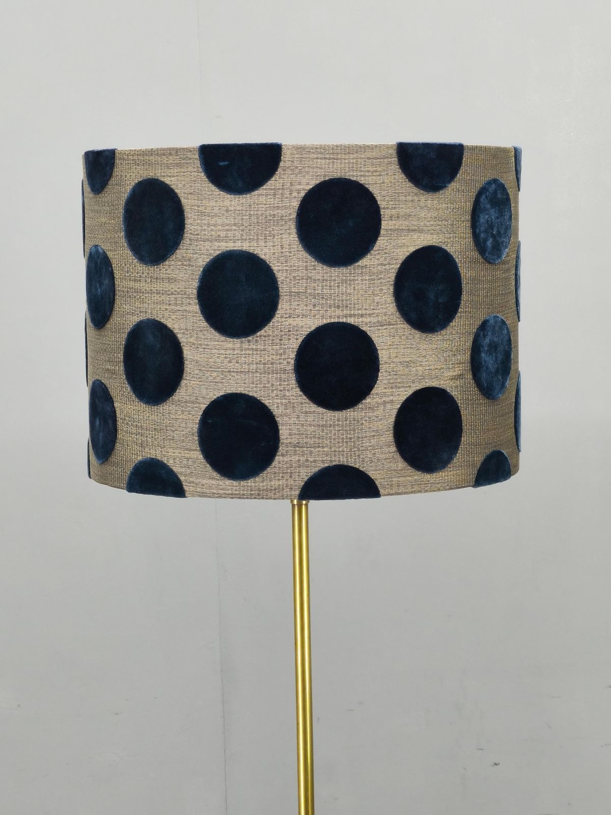 Lampadaire Hollywood Regency en laiton avec abat-jour Romo, Italie, années 1950 photo furniture
