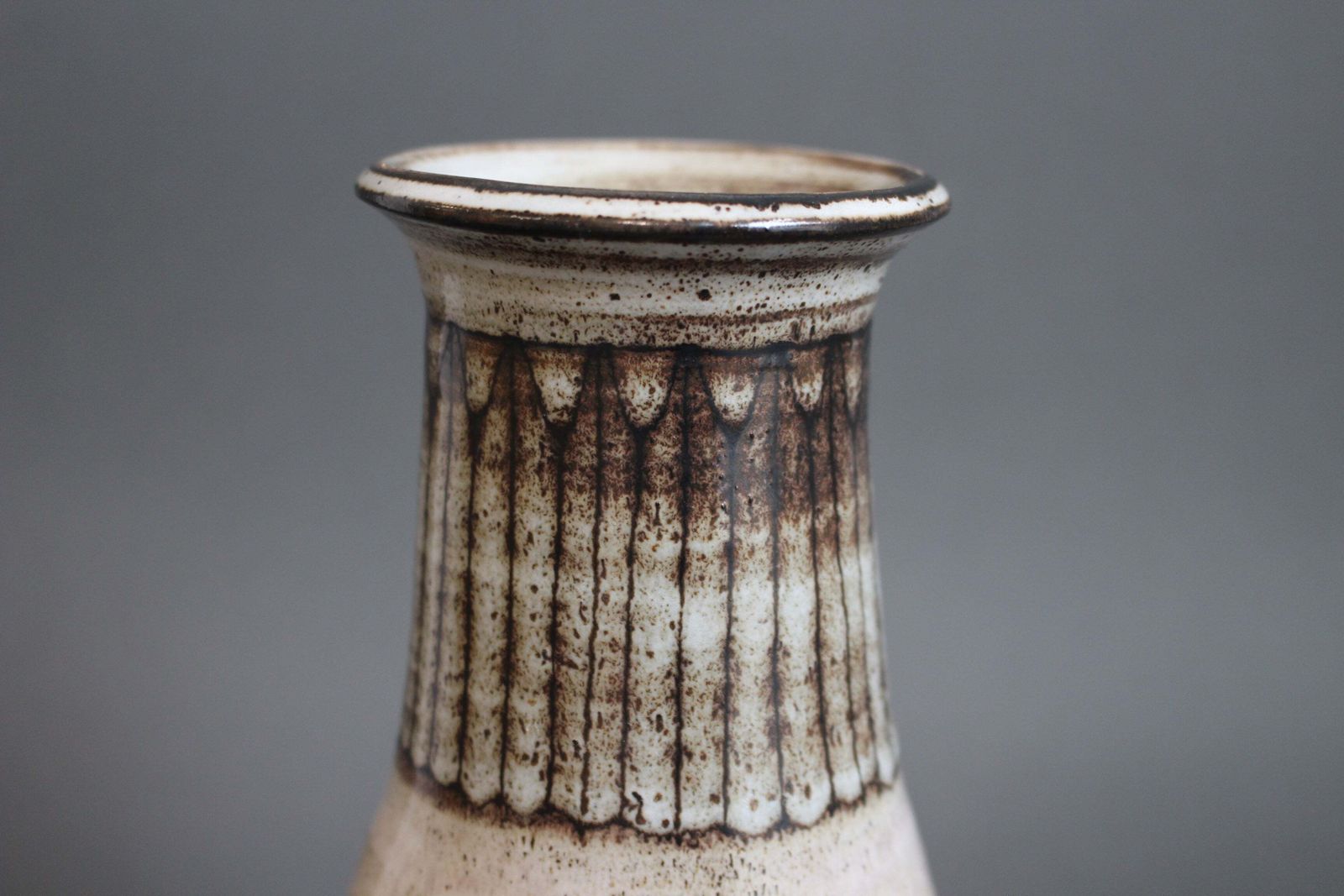 photo vinterior Mid Century French Ceramic Vase By Jacques Pouchain   Atelier Dieulefit (Circa 1960s)