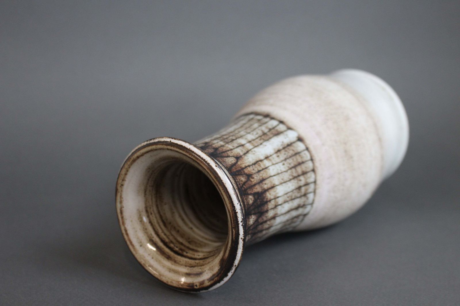 photo vintage Mid Century French Ceramic Vase By Jacques Pouchain   Atelier Dieulefit (Circa 1960s)