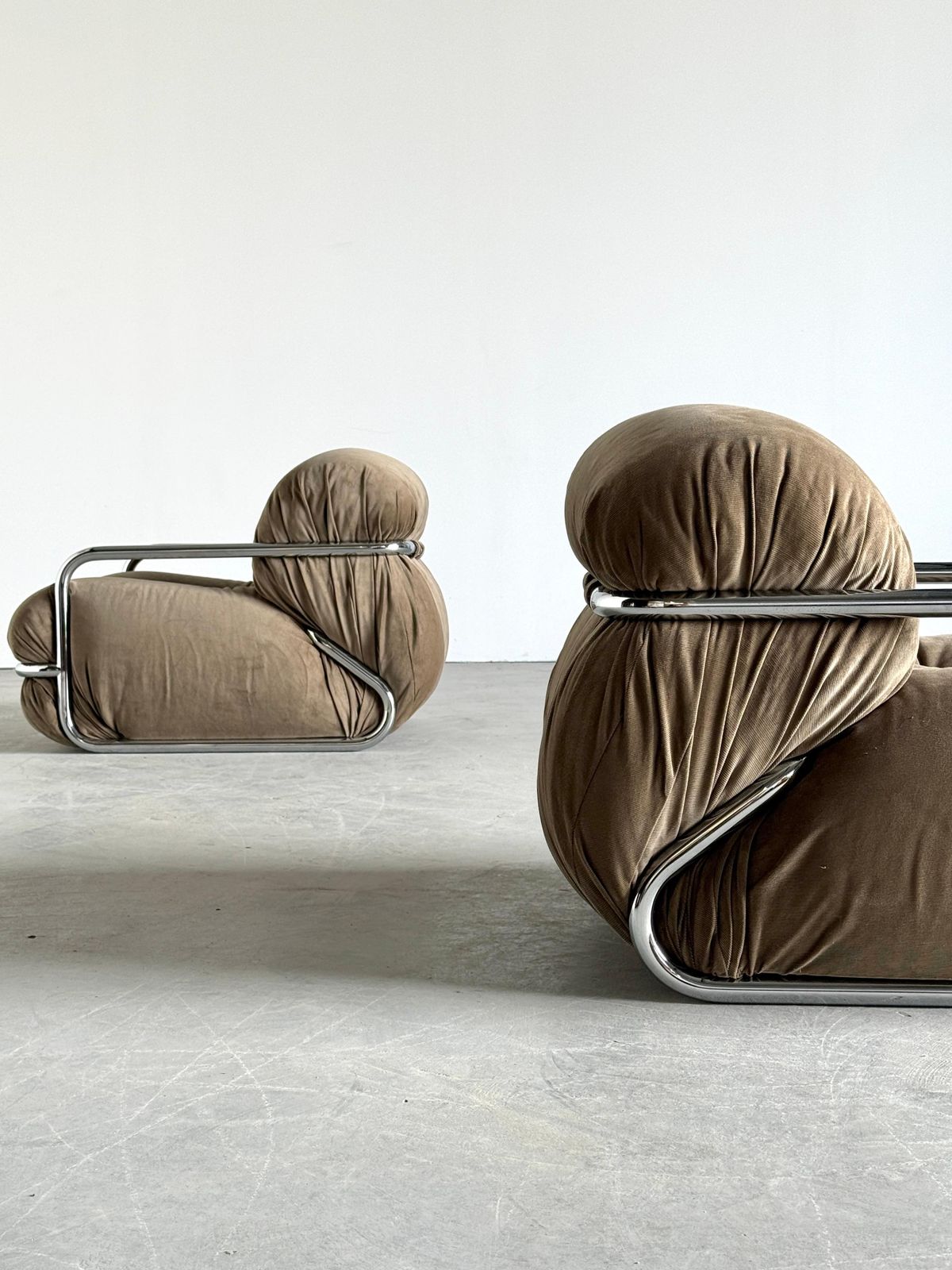 photo vinterior Vintage Italian Armchairs By Mario Sabot