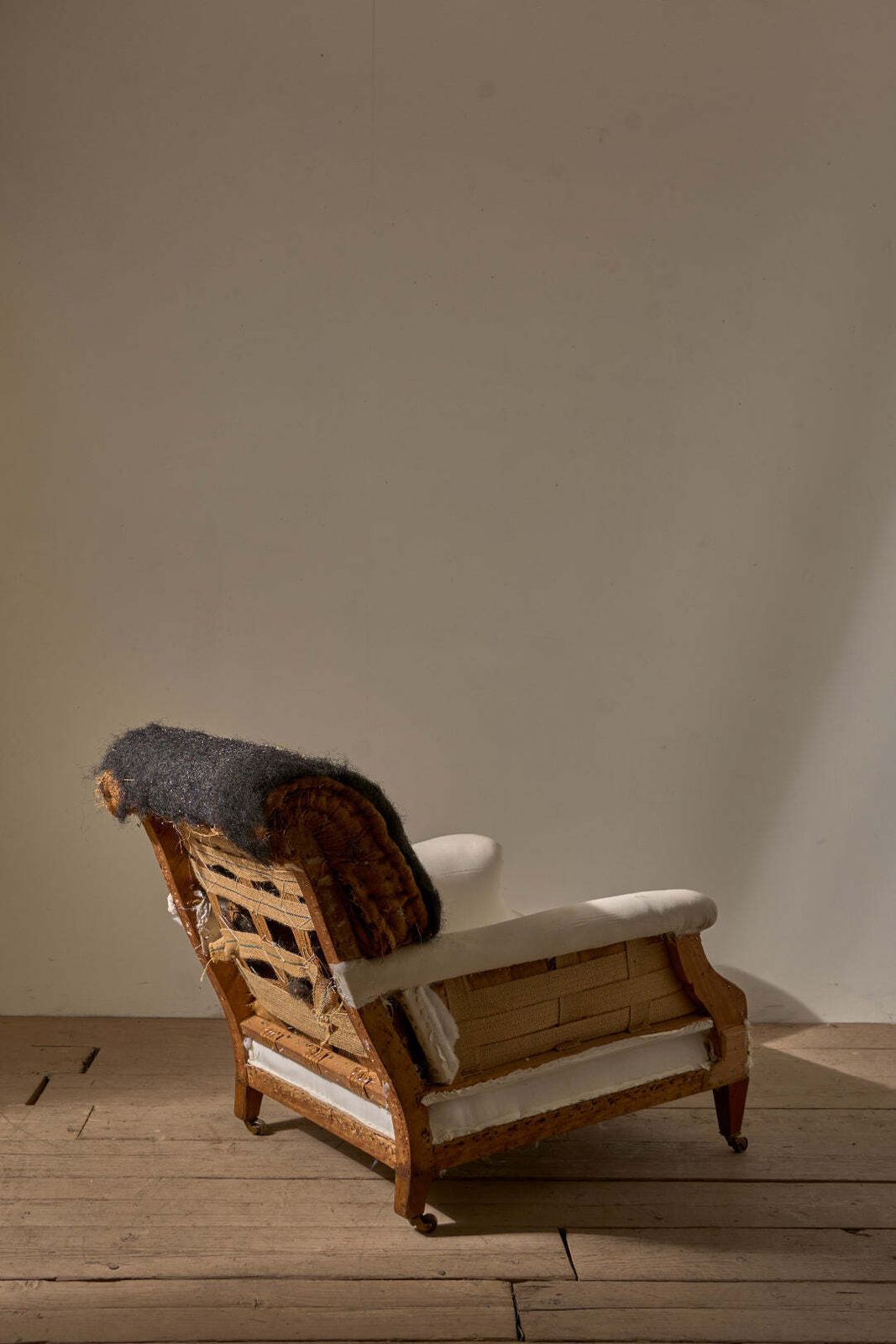 Early 20th Century Very Large Deep Seated Country House Armchair photo Furniture