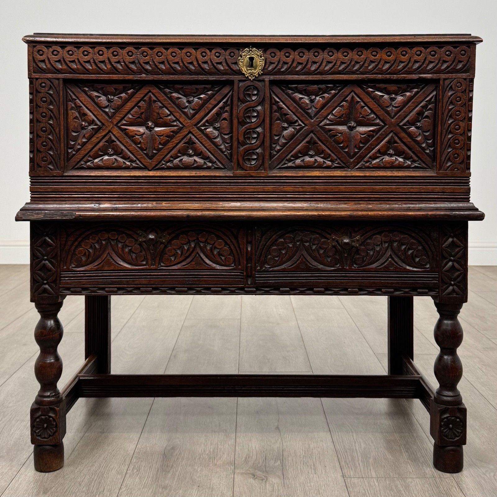 Antique 19th Century Carved Victorian Chest On Stand In Oak ( Af 5799 )