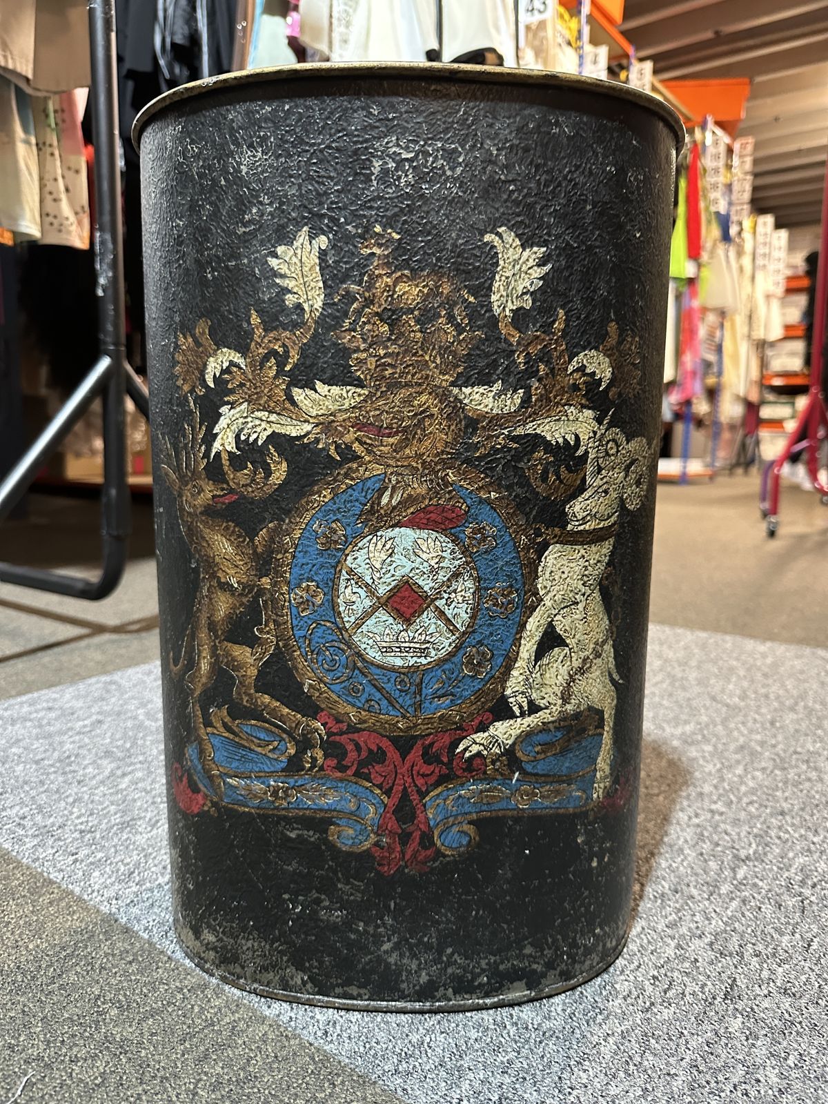 Royal Coat Of Arms Armorial Log/Umbrella Holder