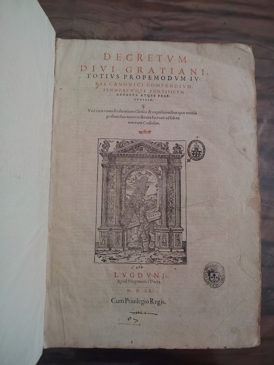 Large Old Book   Decretum Divi Gratiani, 1560 Hugues De La Porte  Lyon photo for sale