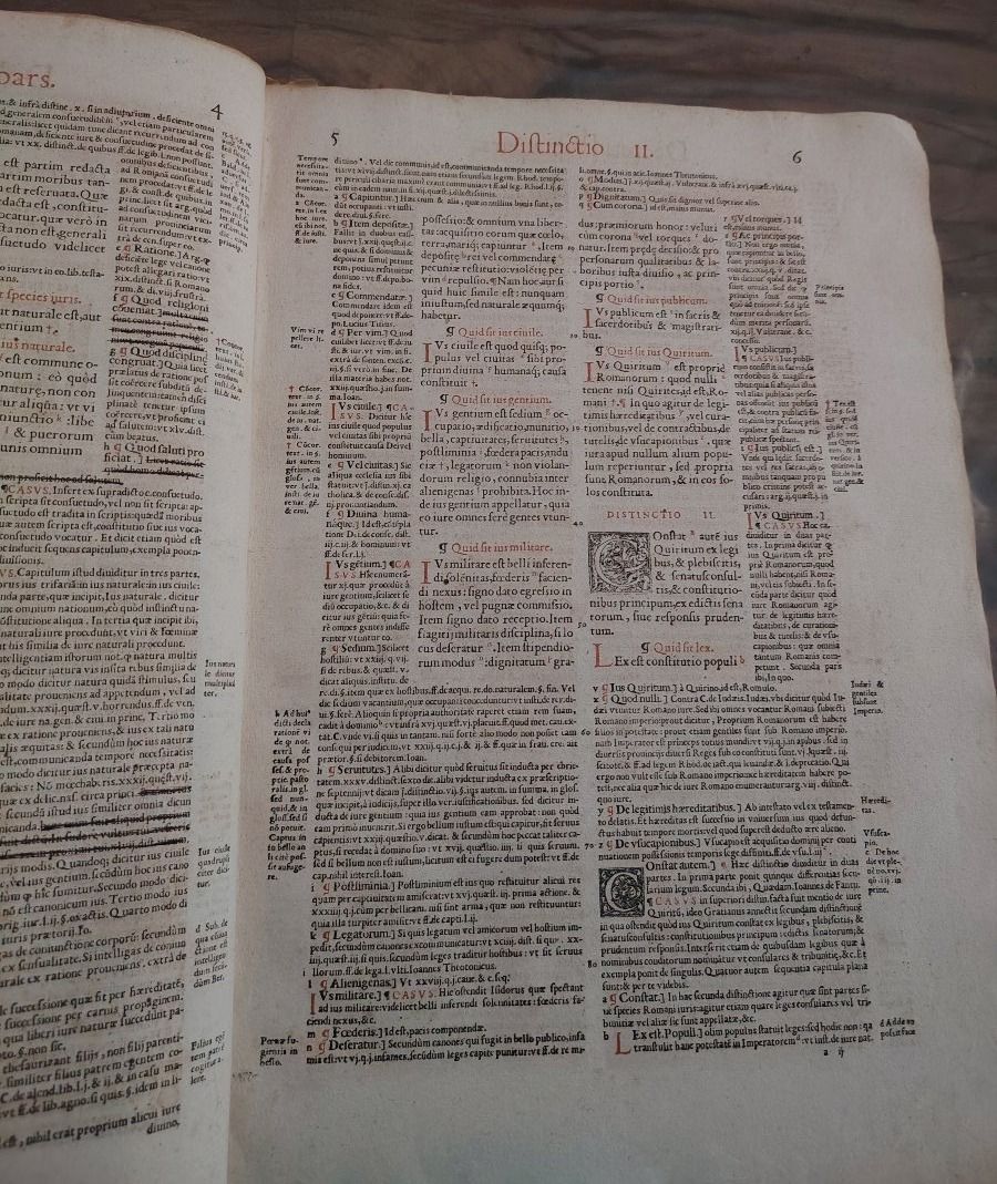 Large Old Book   Decretum Divi Gratiani, 1560 Hugues De La Porte  Lyon photo 1248.0