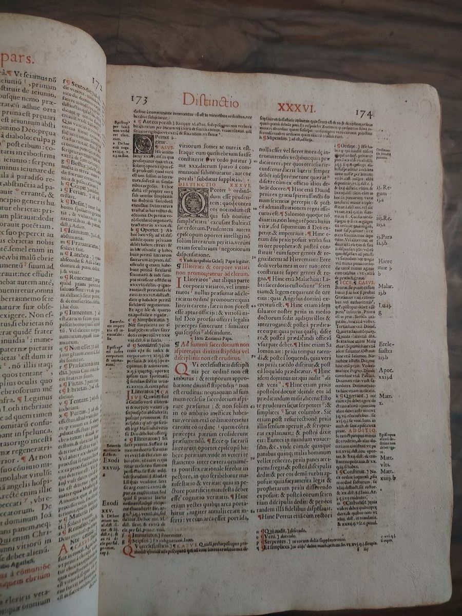Large Old Book   Decretum Divi Gratiani, 1560 Hugues De La Porte  Lyon photo buy