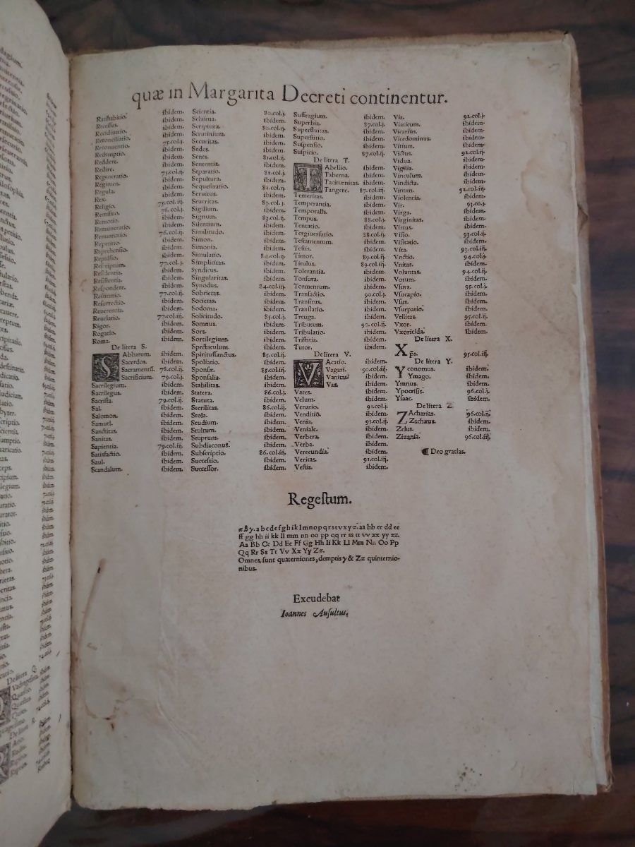Large Old Book   Decretum Divi Gratiani, 1560 Hugues De La Porte  Lyon photo vintage