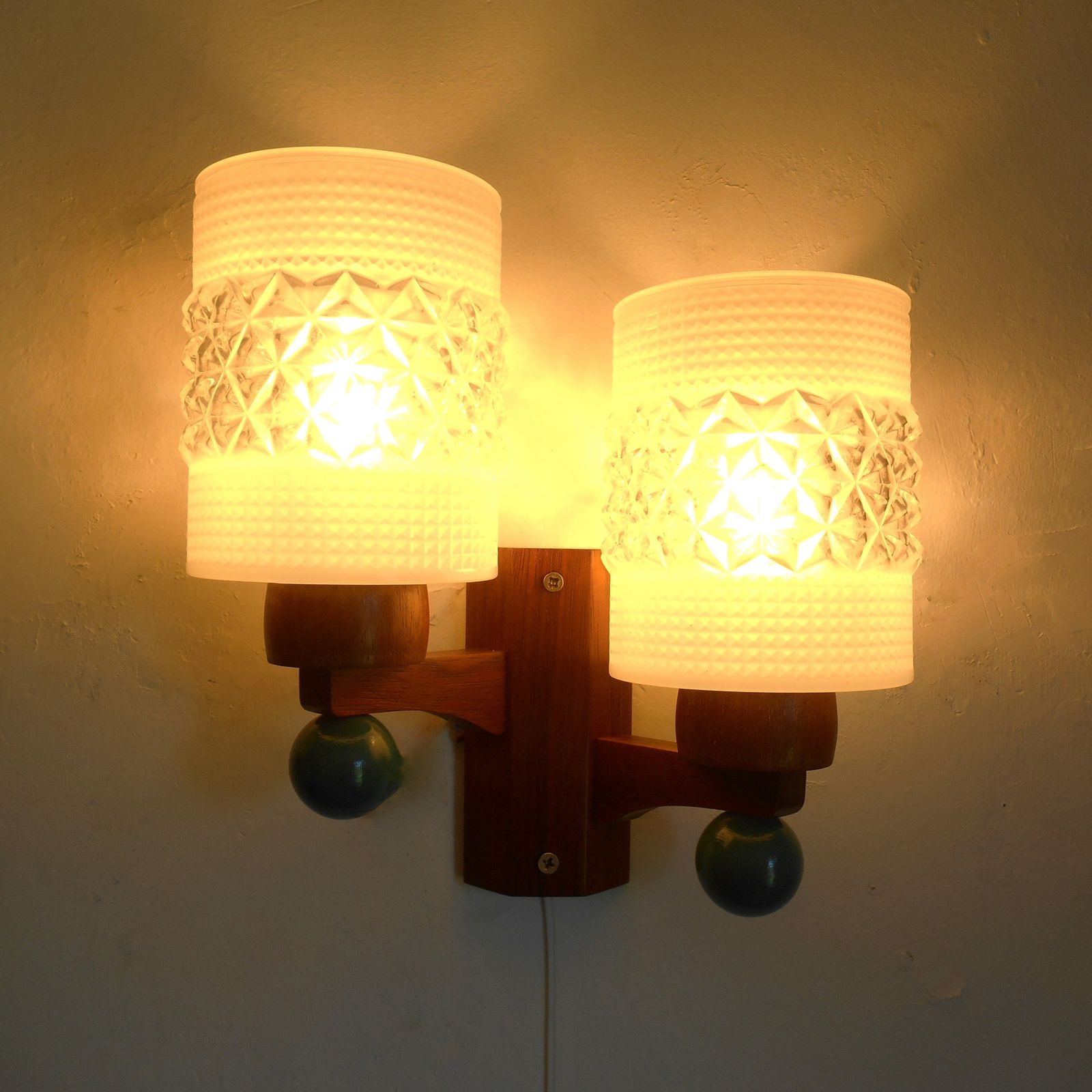 A Pair Of Mid Century Modern Dual Stem Teak Wall Lamps photo vinterior