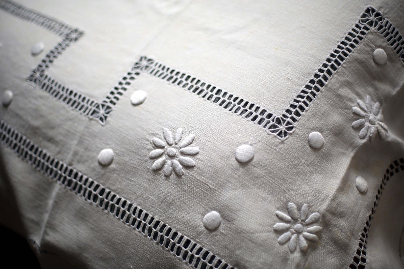 Large Antique French Bed Sheet White Metis Monogrammed Homespun Hand Embroidered Loomed Fabric Ac Double photo vinterior