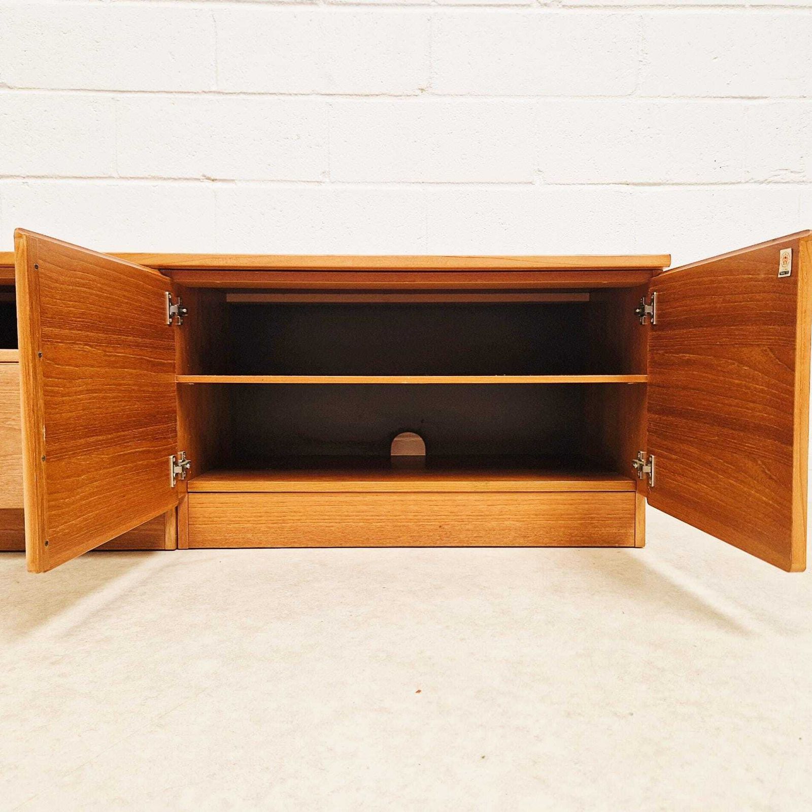 Beaver & Tapley Model 33 Vintage Mid Century Blond Teak Sideboard Entertainment Unit Pg204 photo 425.0